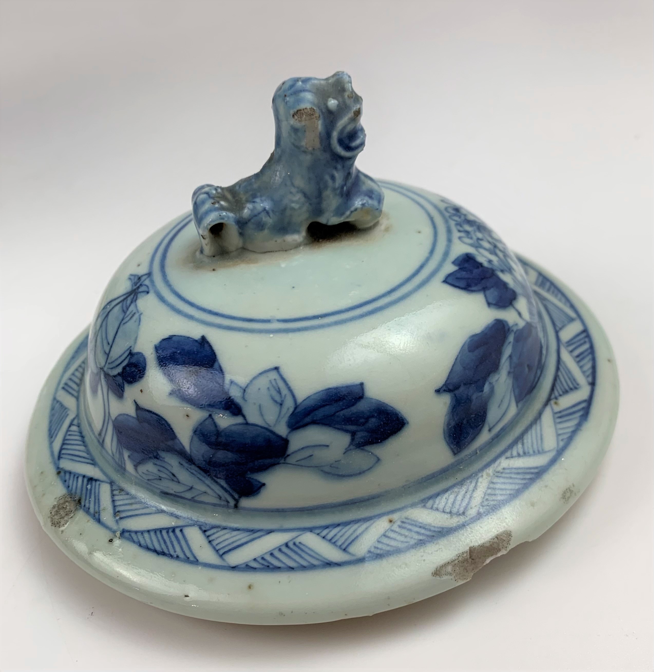 Chinese blue and white lidded jar, 17” high (damaged) - Image 7 of 8