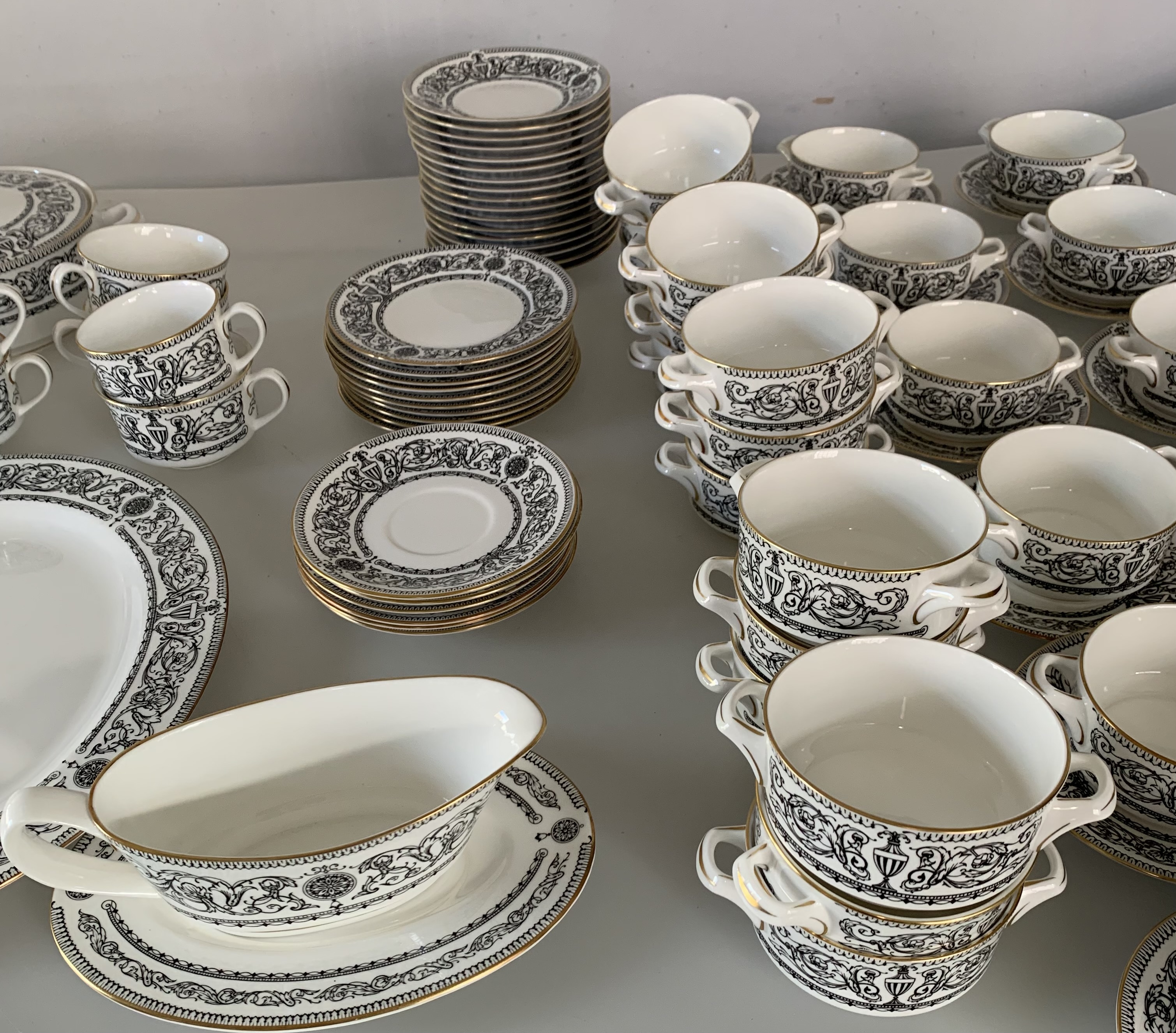 157 piece Royal Worcester ‘Padua’ tea and dinner service, 1st quality to include 20 dinner plates, - Image 4 of 9