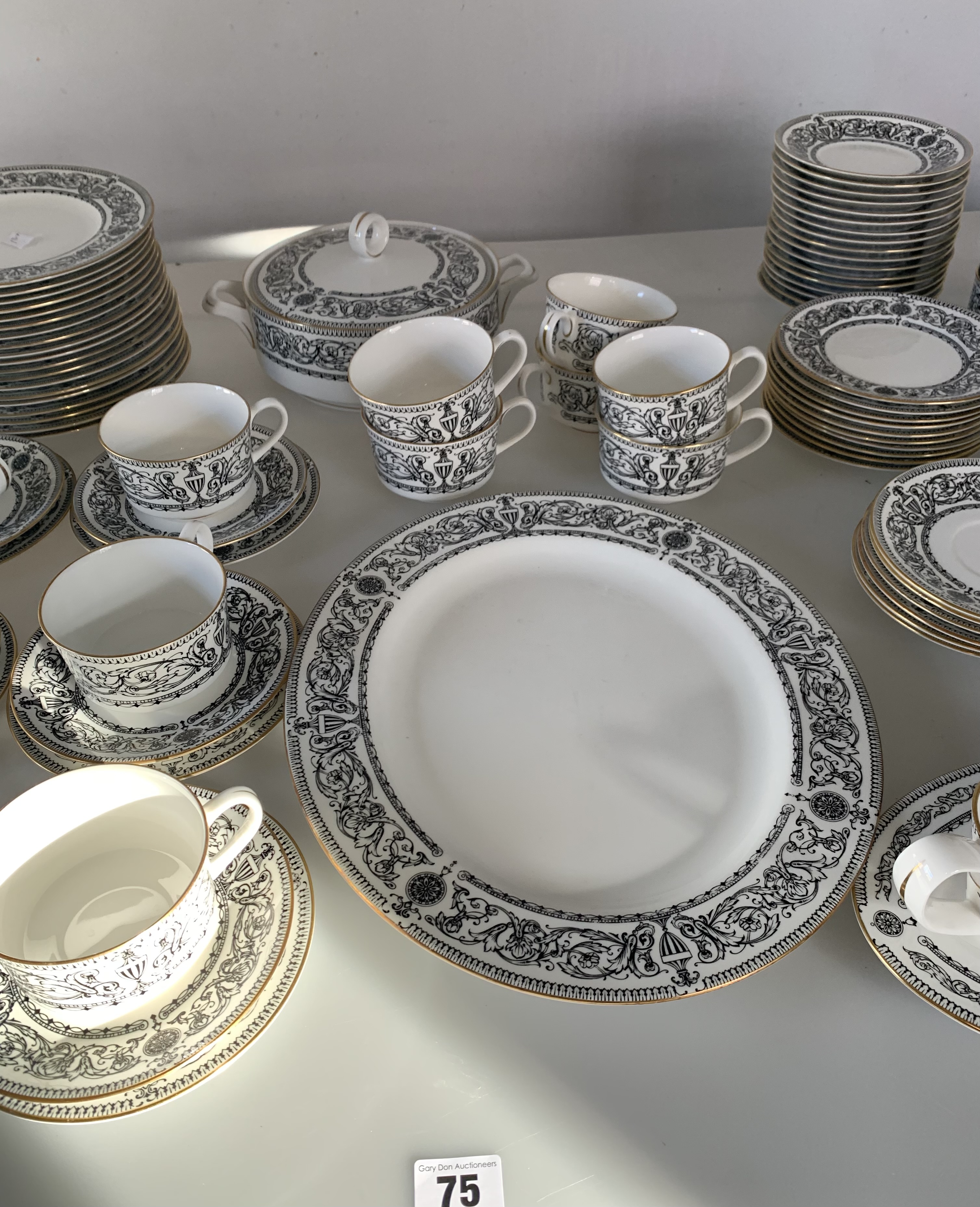 157 piece Royal Worcester ‘Padua’ tea and dinner service, 1st quality to include 20 dinner plates, - Image 5 of 9