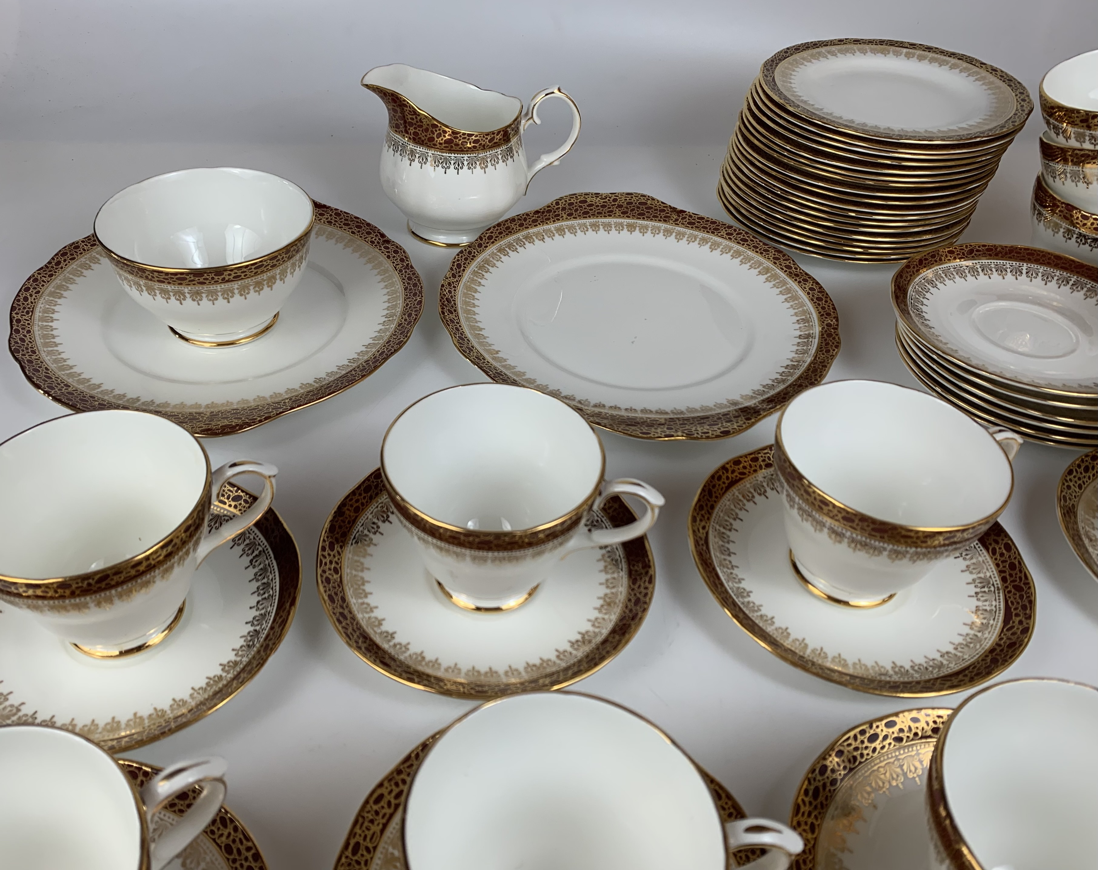 58 piece Duchess bone china ‘Winchester’ tea service to include 18 cups, 18 saucers, 18 side plates, - Image 3 of 5