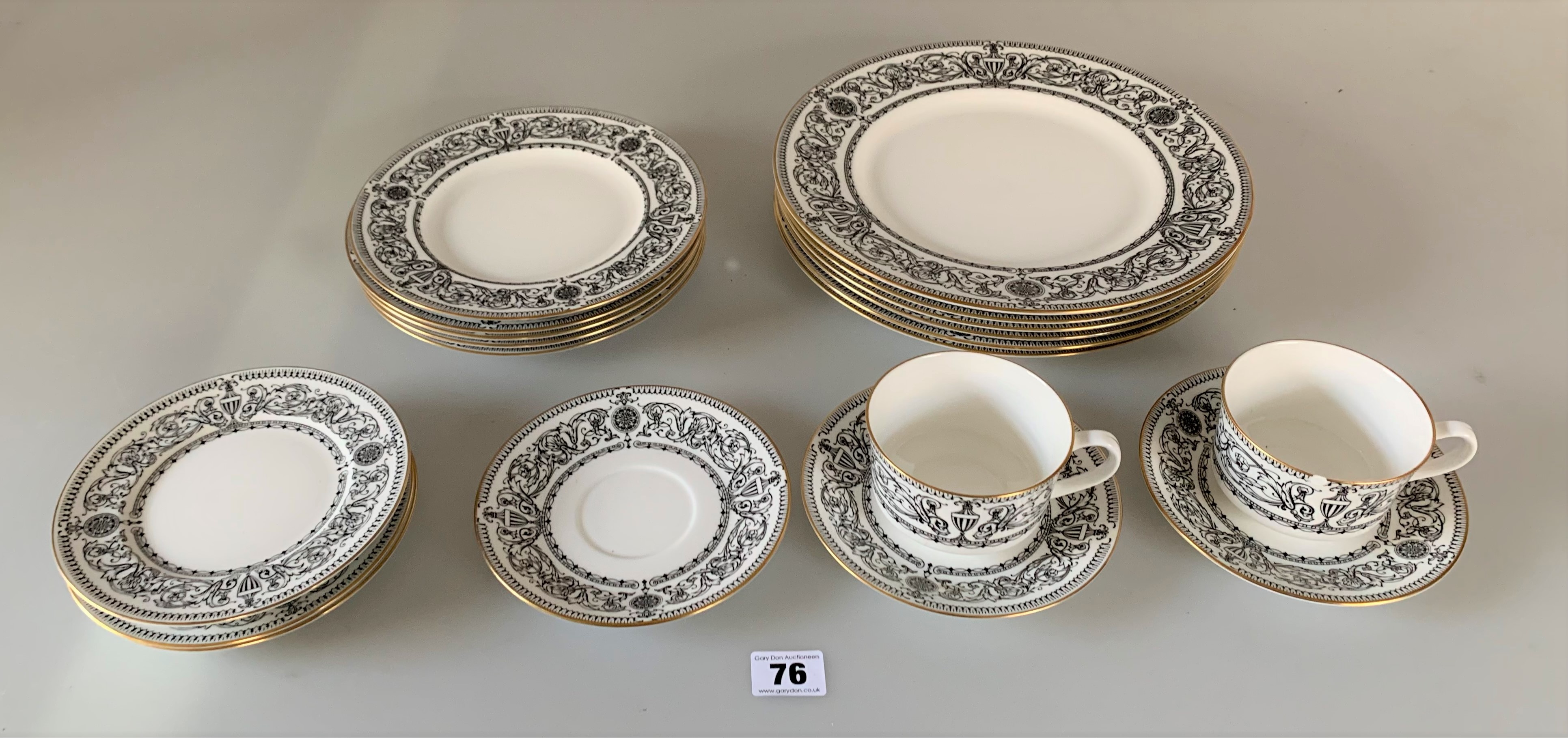 18 piece Royal Worcester ‘Padua’ part set, 2nd quality to include 6 dinner plates, 5 medium - Image 2 of 3