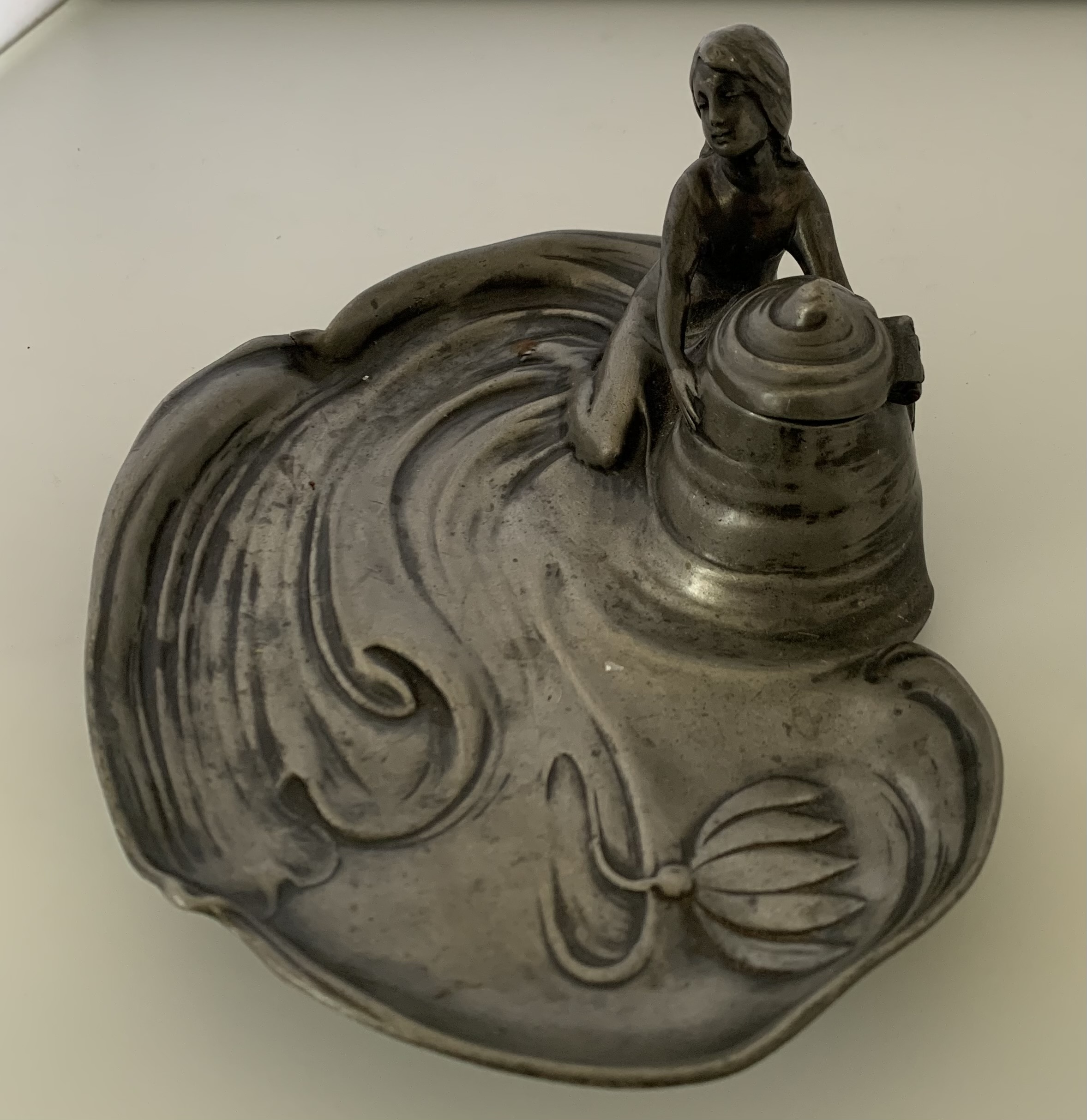 Art Nouveau style pewter inkwell 8” long - Image 4 of 5