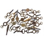 Quantity of pocket watch keys (25)