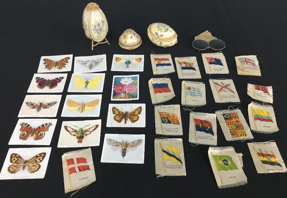 Small collection of Wills's cigarette cards featuring butterflies and moths; together with a