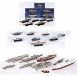 Editions Atlas & DeAgostini - Fourteen scale model warships (eight boxed), together with a further