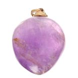 14k mounted amethyst heart shaped pendant, 16.9gm, 26mm wide