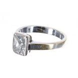 18ct white and yellow gold princess-cut diamond ring, 1.25ct approx, clarity I1, colour H/I, width