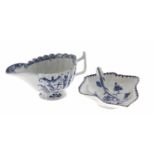 Lowestoft blue and white porcelain pickle dish, decorated with fruiting grape vines, bearing an