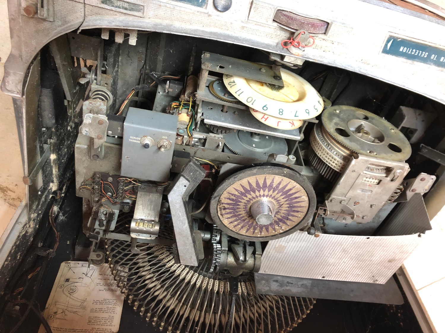 Rare 1950s Bal-AMi 200 Jukebox in "Barn Find" condition and in need of complete restoration, - Image 23 of 27