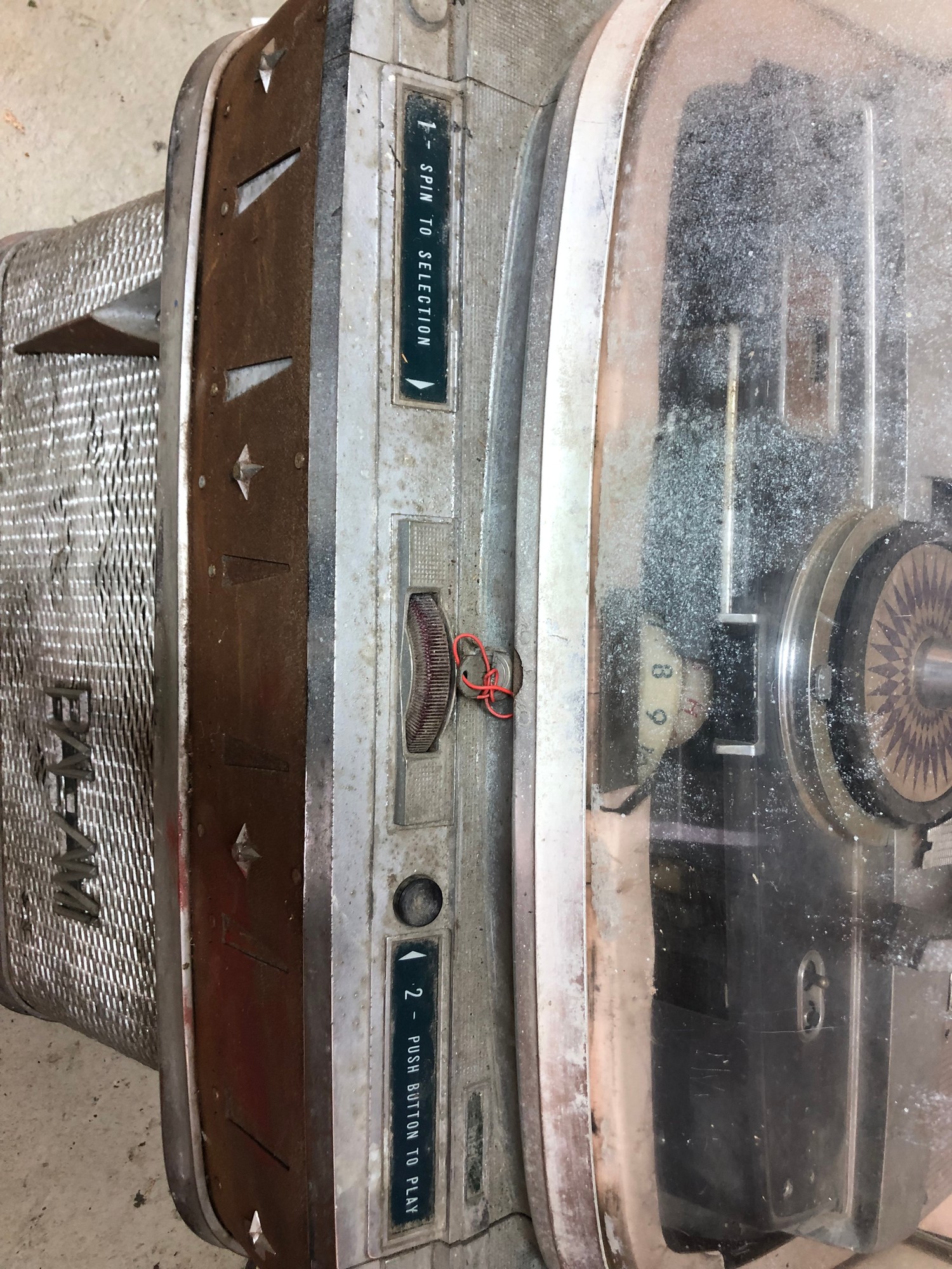 Rare 1950s Bal-AMi 200 Jukebox in "Barn Find" condition and in need of complete restoration, - Image 15 of 27