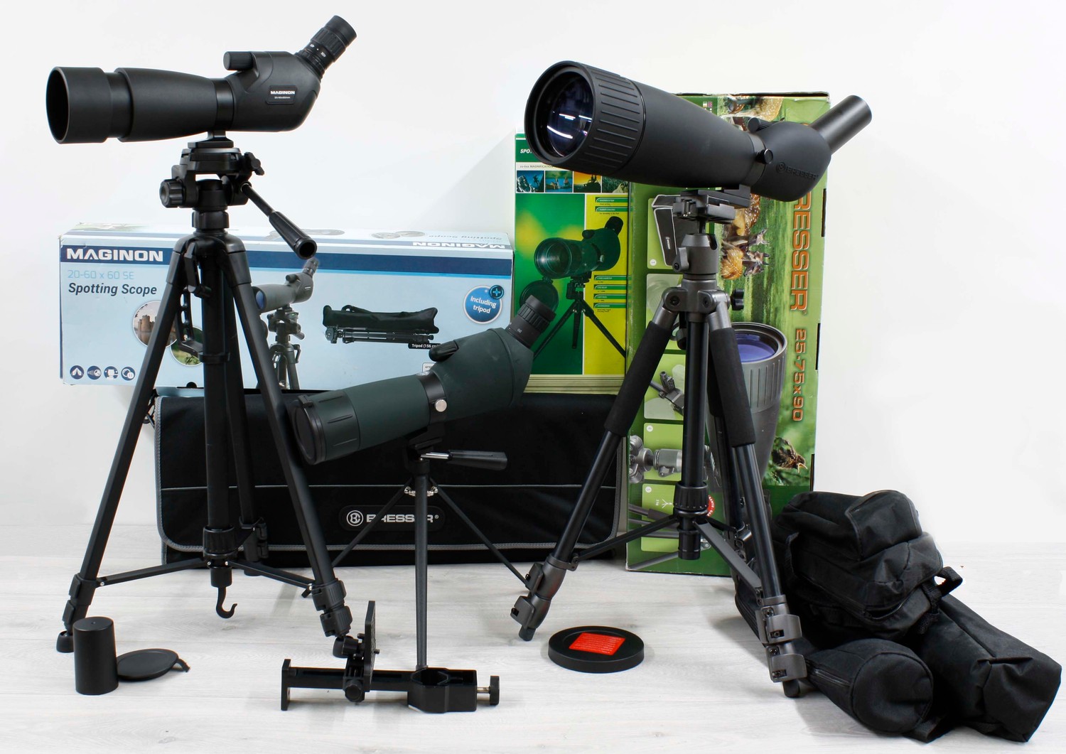 Three sporting spotting scopes by Bresser, Maginon and Adventuridge (3)