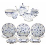 Royal Copenhagen 'Blue Onion' pattern porcelain tea service, comprising hexagonal form teapot 7"