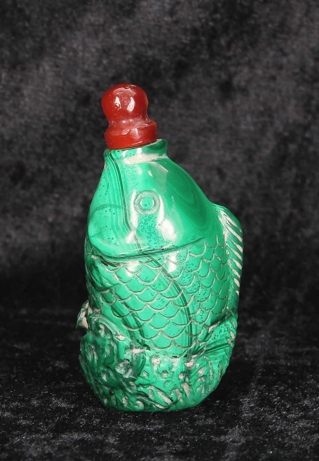 Chinese carved malachite novelty scent bottle in the form of a fish, 2.5" high