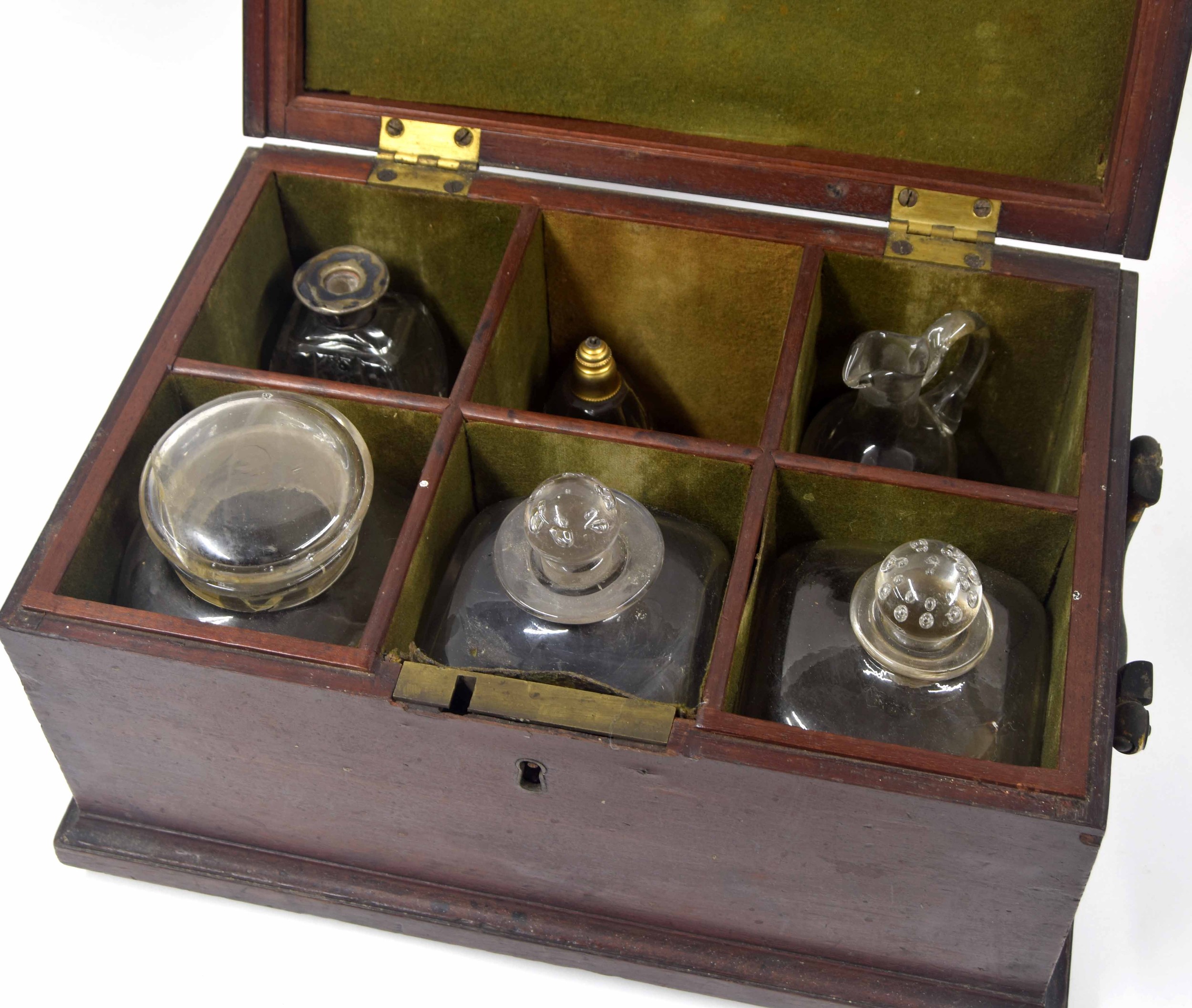 Georgian mahogany apothecary/decanter box, the hinged cover enclosing six division green baize lined - Image 2 of 2