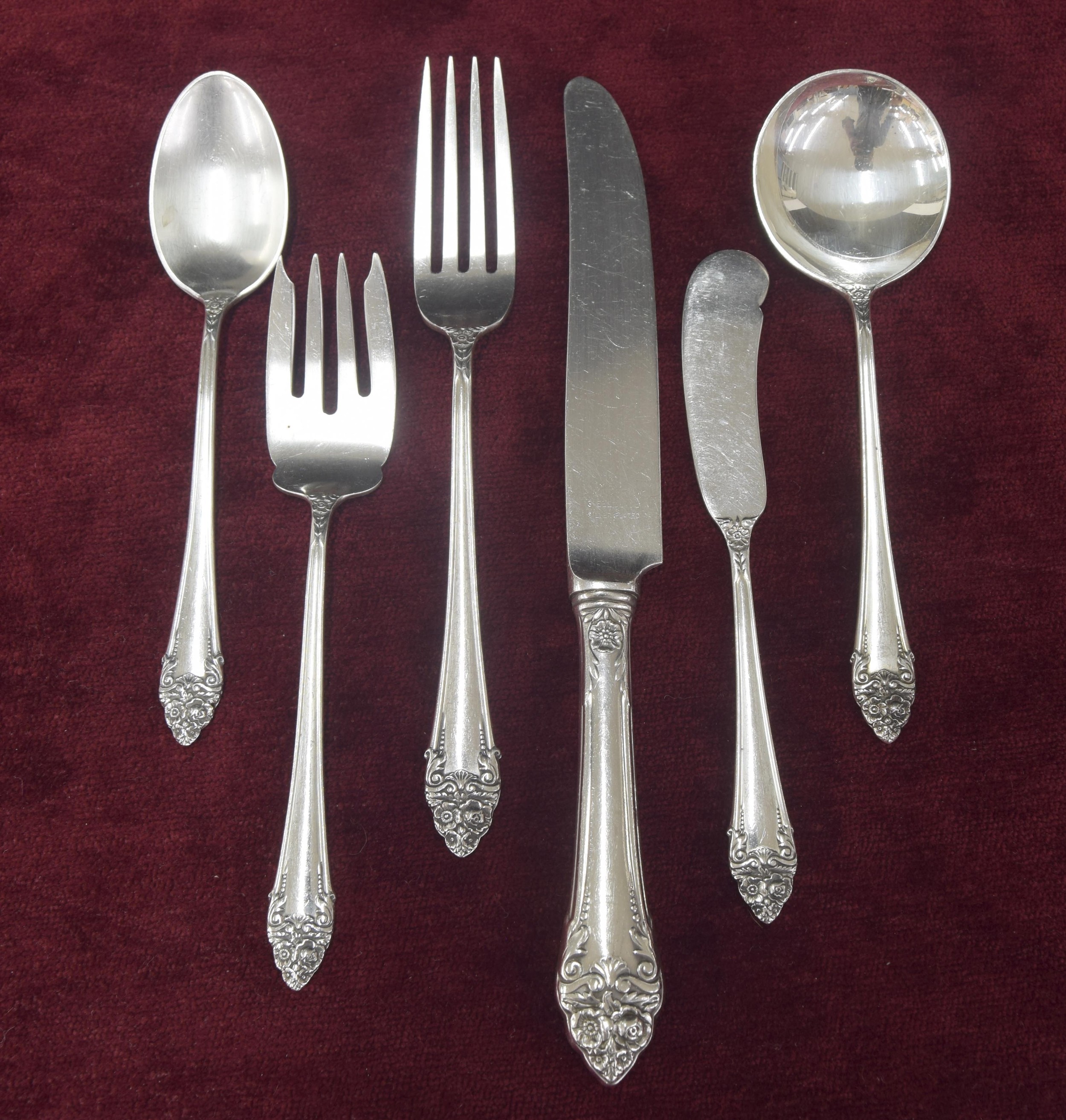 Reed & Barton forty eight piece - eight sitting sterling cutlery set, comprising eight knives 9" - Image 2 of 2