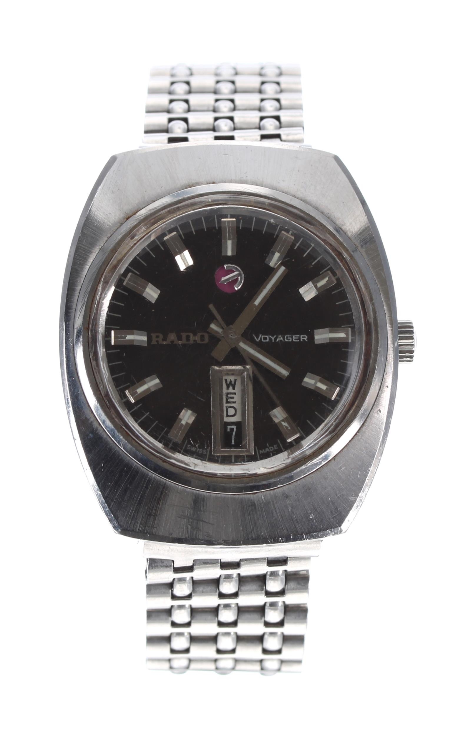 Rado Voyager automatic stainless steel gentleman's wristwatch, the grey dial with baton markers,