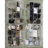 Large quantity of mainly small electric battery clock movements etc