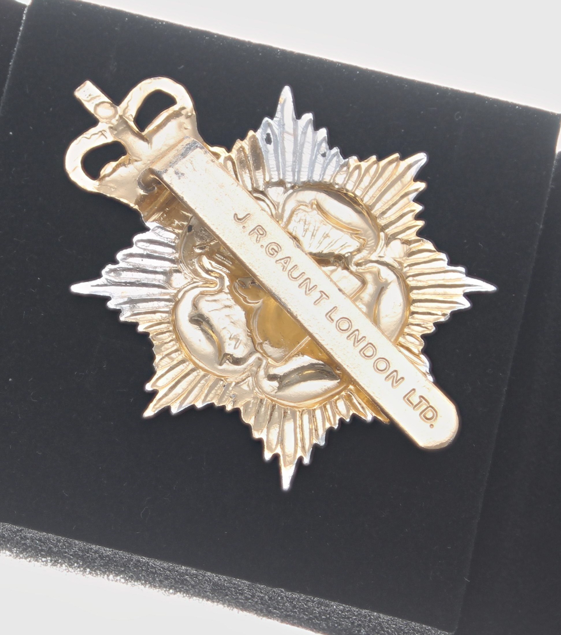 Rare and unissued regimental cap badge for the (cancelled) merging of the Hampshire and Gloucester - Image 2 of 2