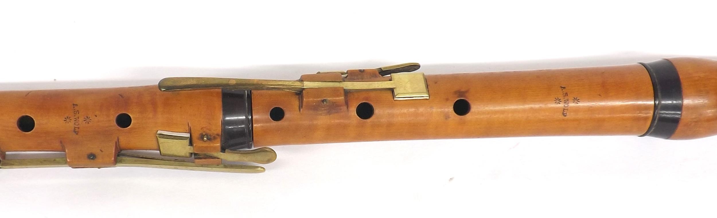 Boxwood flute with horn mounts and five brass keys (F key with double touch), stamped A.S. Wolf, - Image 4 of 4