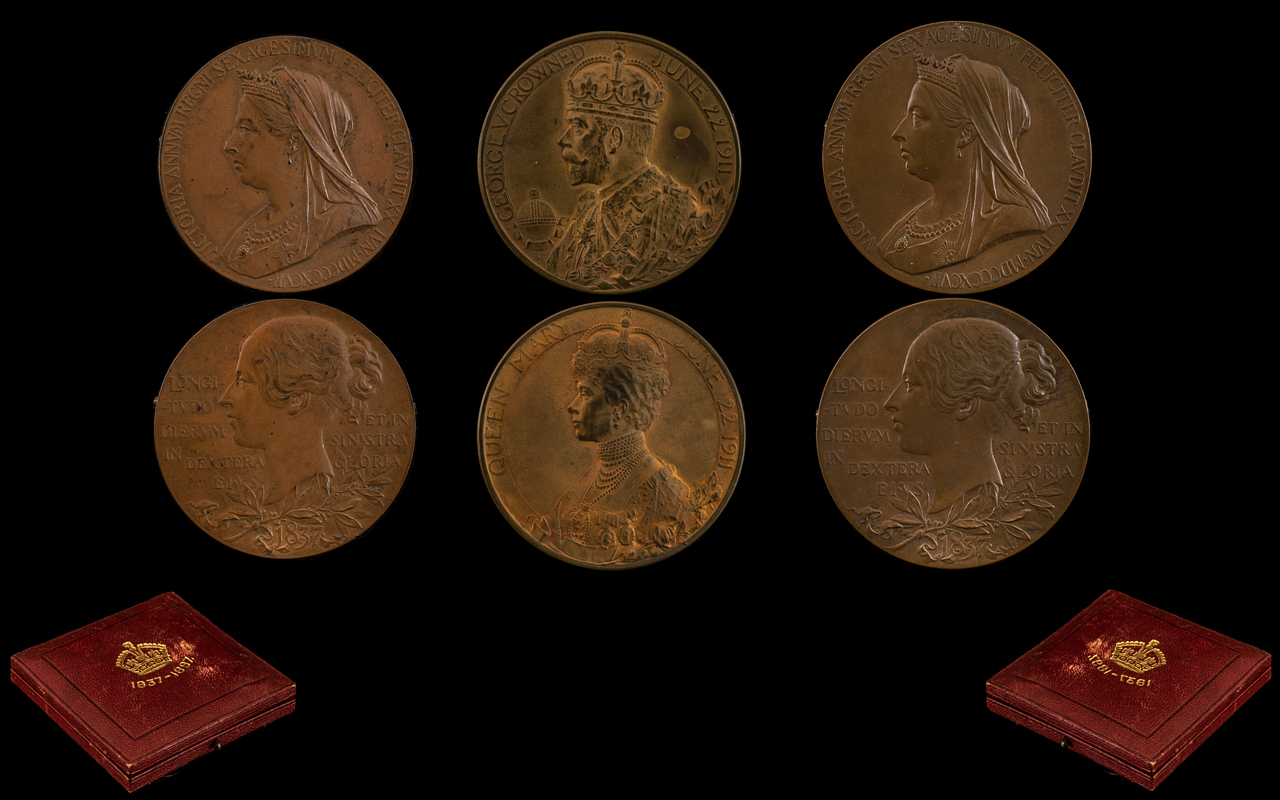 Queen Victoria 1837 - 1897 Diamond Jubilee Large Bronze Medallion by T. Brock.