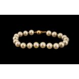 9ct Gold Clasp Pearl Statement Bracelet, pearls of over large proportions. Hallmarked gold.