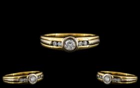 18ct Yellow Gold - Attractive Diamond Set Ring.