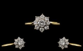 18ct Gold - Ladies Attractive Diamond Set Cluster Ring - Flower head Setting.