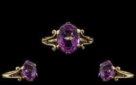 9ct Gold - Attractive Single Stone Amethyst Set Ring, Good Setting and Design. Ring Size M - N.