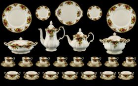 Royal Albert - Fine Quality and Extensive ( 91 ) Piece Dinner and Tea Bone China Service ' Old