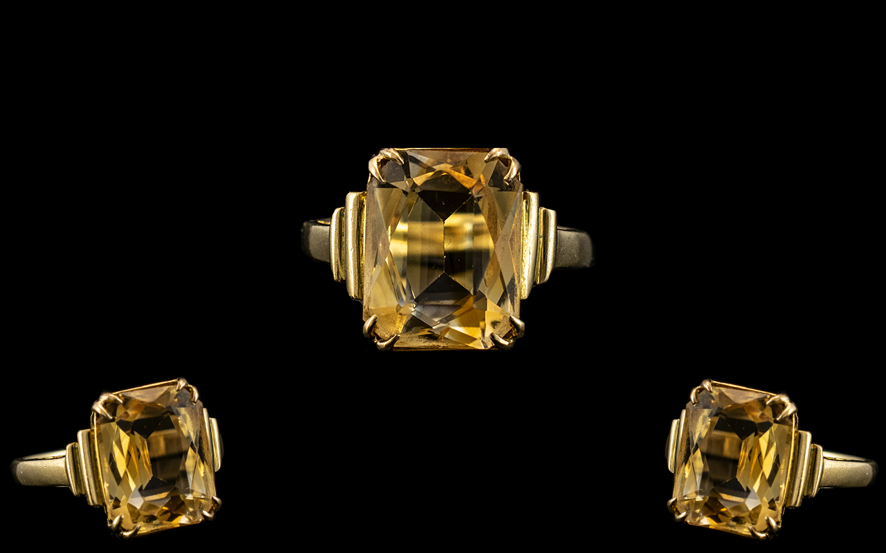 9ct Gold - Attractive Nice Quality Single Stone Citrine Set Dress Ring. The Emerald Cut Faceted