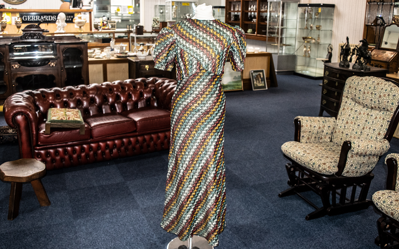 Genuine Vintage Ladies Dress circa 1930s/40s, handmade in textured zig zag pattern fabric in