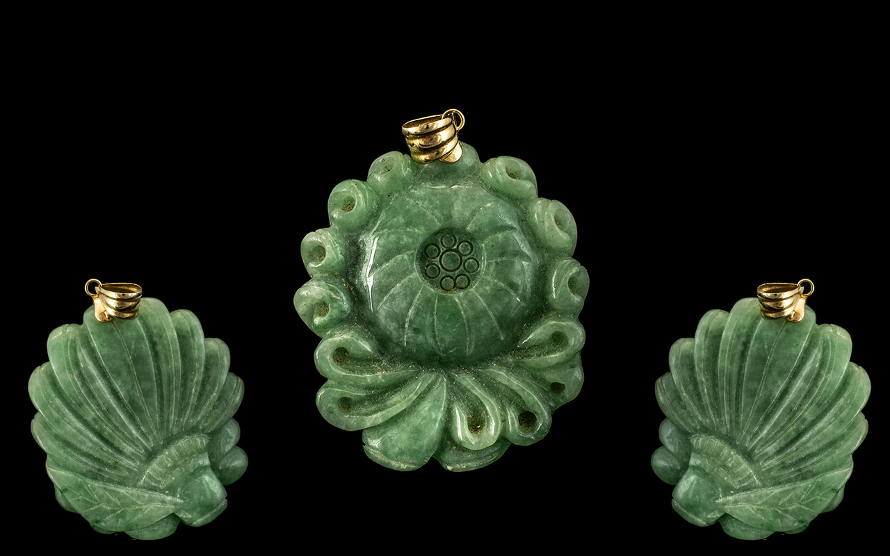 14ct Gold Mounted Green Jade Amulet / Pendant of Pleasing Proportions / Design. Marked 14ct.