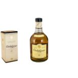 Dalwhinnie - Classical Single Highland Malt Scotch Whisky - 15 Years Old. 43 % Vol - 70 cl.