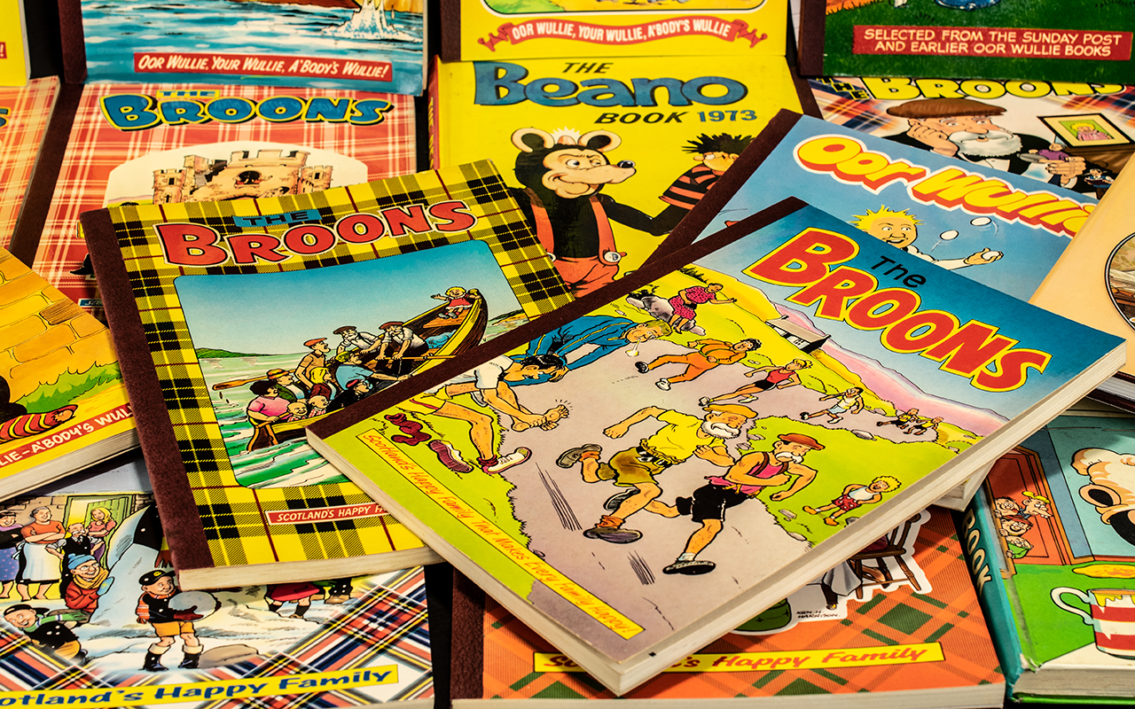 Collection of 22 Children's Comic Annuals including Oor Wullie, The Broons, The Beano. - Image 2 of 2