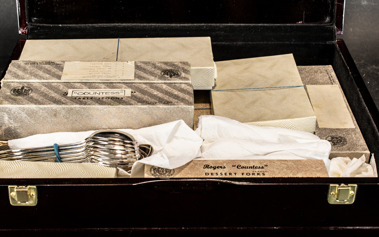 A Deluxe Canteen of Cutlery housed in a - Image 2 of 4