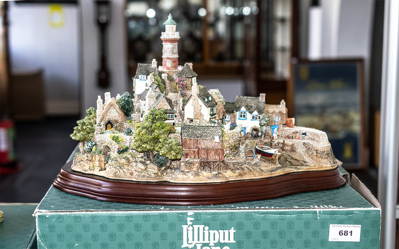 Limited Edition Lilliput Lane Model 'Out of the Storm' L 2064, Limited Edition No. 1963, complete