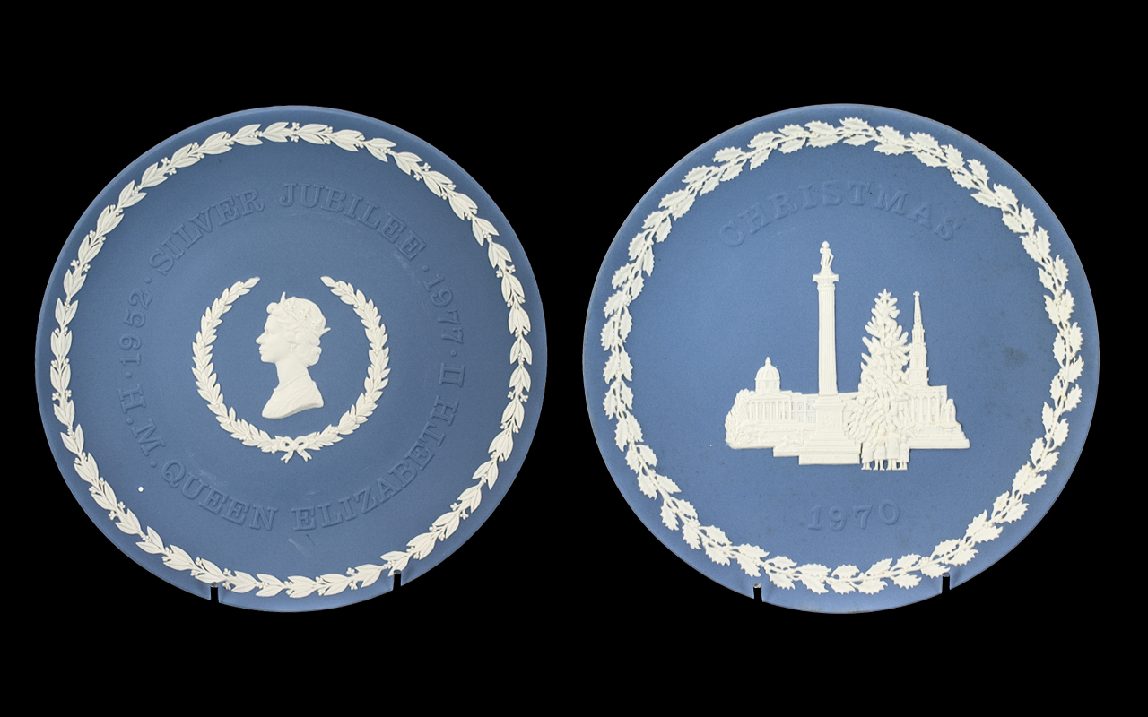 Wedgwood Blue Jasper Early Christmas Plate, second year of collection 1970, together with a blue - Image 2 of 2