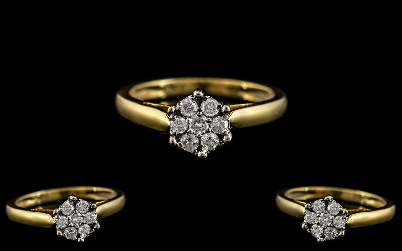 18ct Gold Attractive Diamond Set Cluster Ring. Fully Hallmarked for 18ct to Interior of Shank. The 7 - Bild 2 aus 2