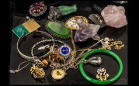 Mixed Lot of Costume Jewellery.