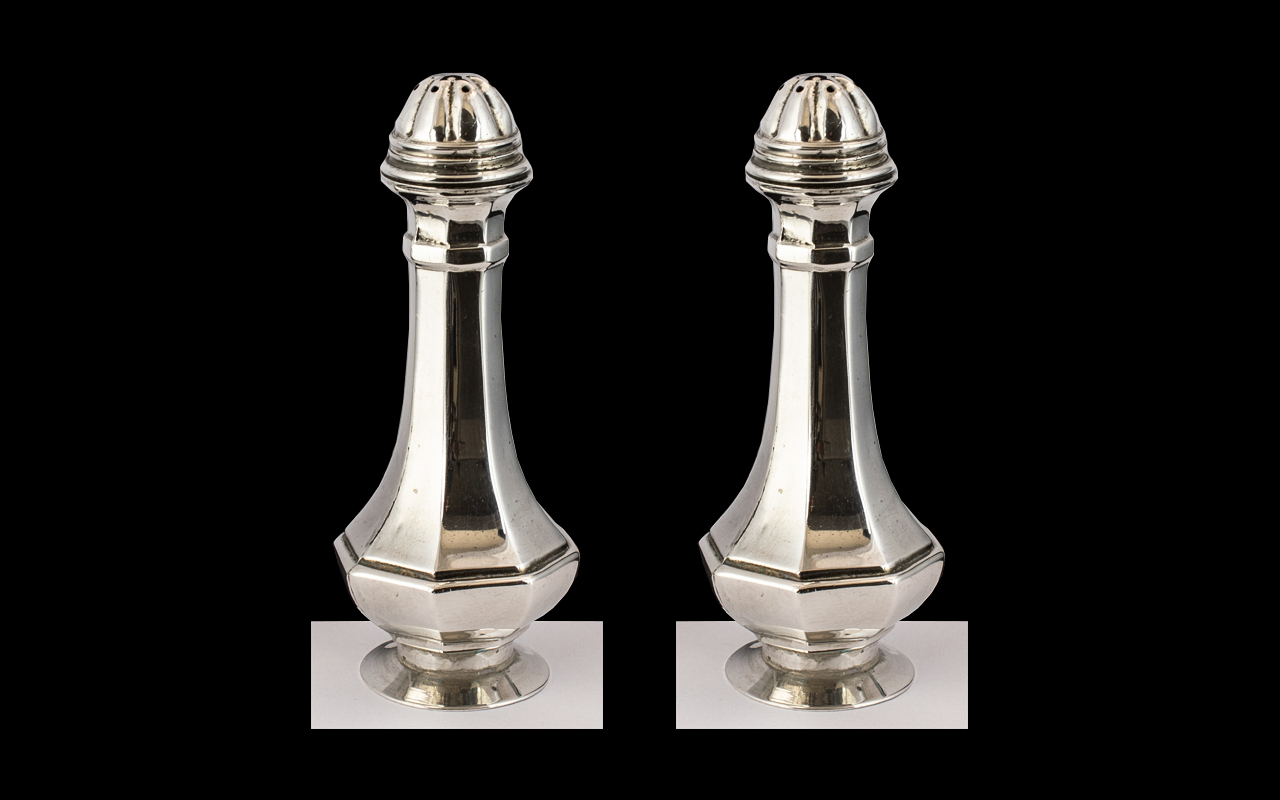 Art Nouveau - Fine Pair of Stylish Sterling Silver Pepperettes of Pleasing Form. Marked 925 Silver.