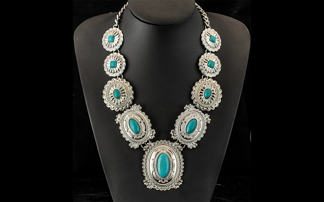 Turquoise Howlite 'Tribal' Statement Nec - Image 2 of 2