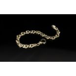 A Fine 9ct Gold Figure of Eight Designed Link Bracelet with Excellent Clasp. Fully Marked for 9.375.