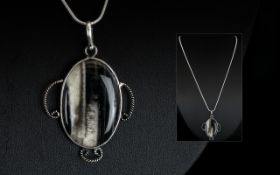 Scottish Agate & Silver Pendant Suspende