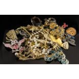 Bag of Miscellaneous Jewellery Items, comprising brooches, chains, pendants and dress rings.