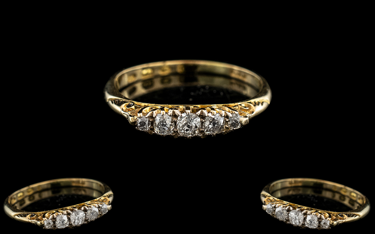 Antique Period Attractive 18ct Gold 5 Stone Diamond Set Ring.