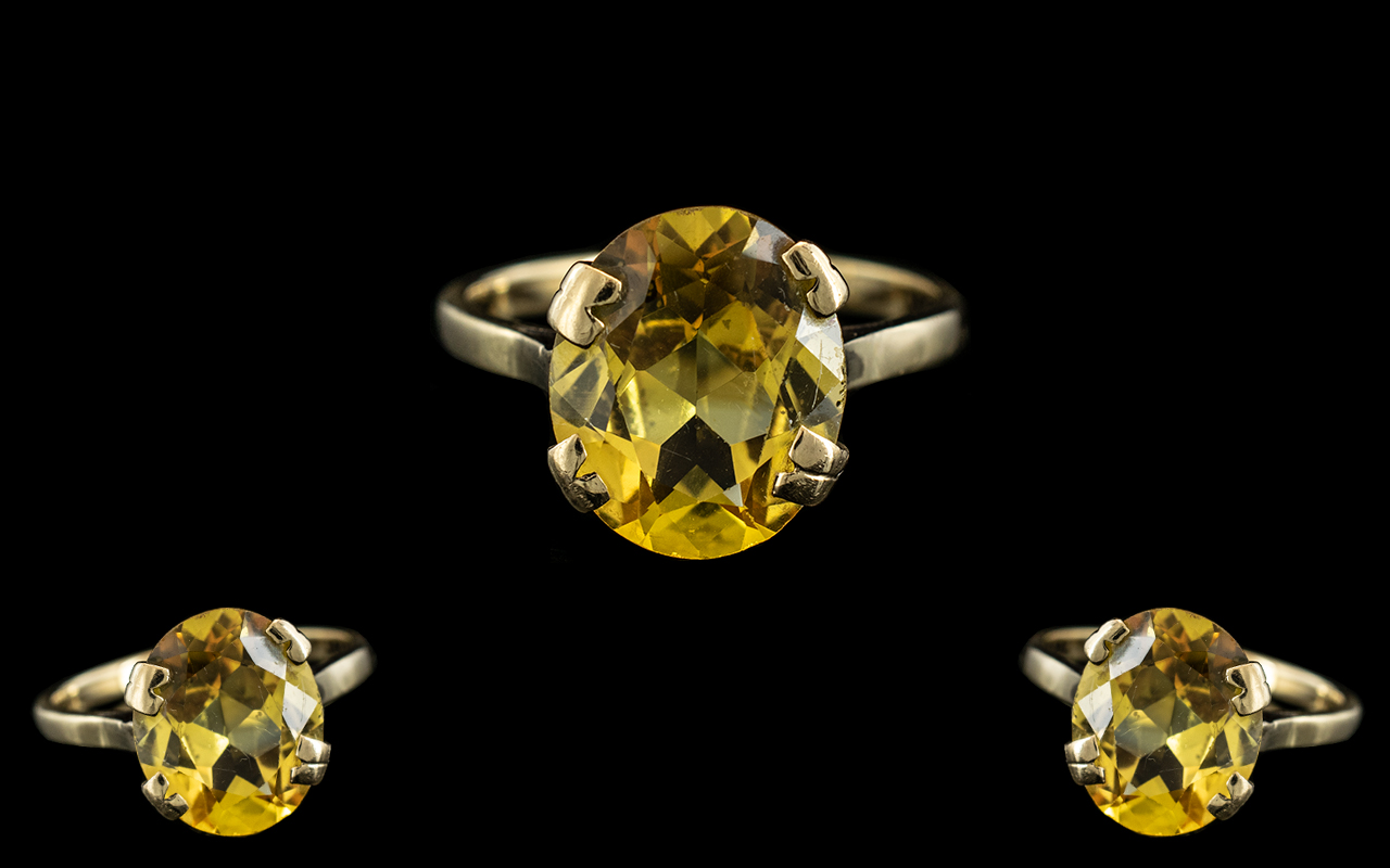 Ladies - Attractive 9ct Gold - Single Stone Citrine Set Ring. Fully Hallmarked for 9.375.