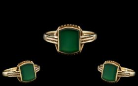 Ladies - Attractive 9ct Gold Jade Set Ring of Pleasing Form / Design. Hallmark Birmingham 1969.