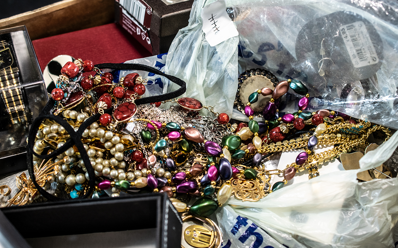 Large Collection of Costume Jewellery, comprising boxed Figaro watch and bracelet set, - Image 8 of 13
