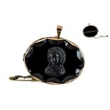 Victorian Period - Superb 9ct Gold Mounted Highly Polished Carved Whitby Jet Cameo Brooch / Pendant,