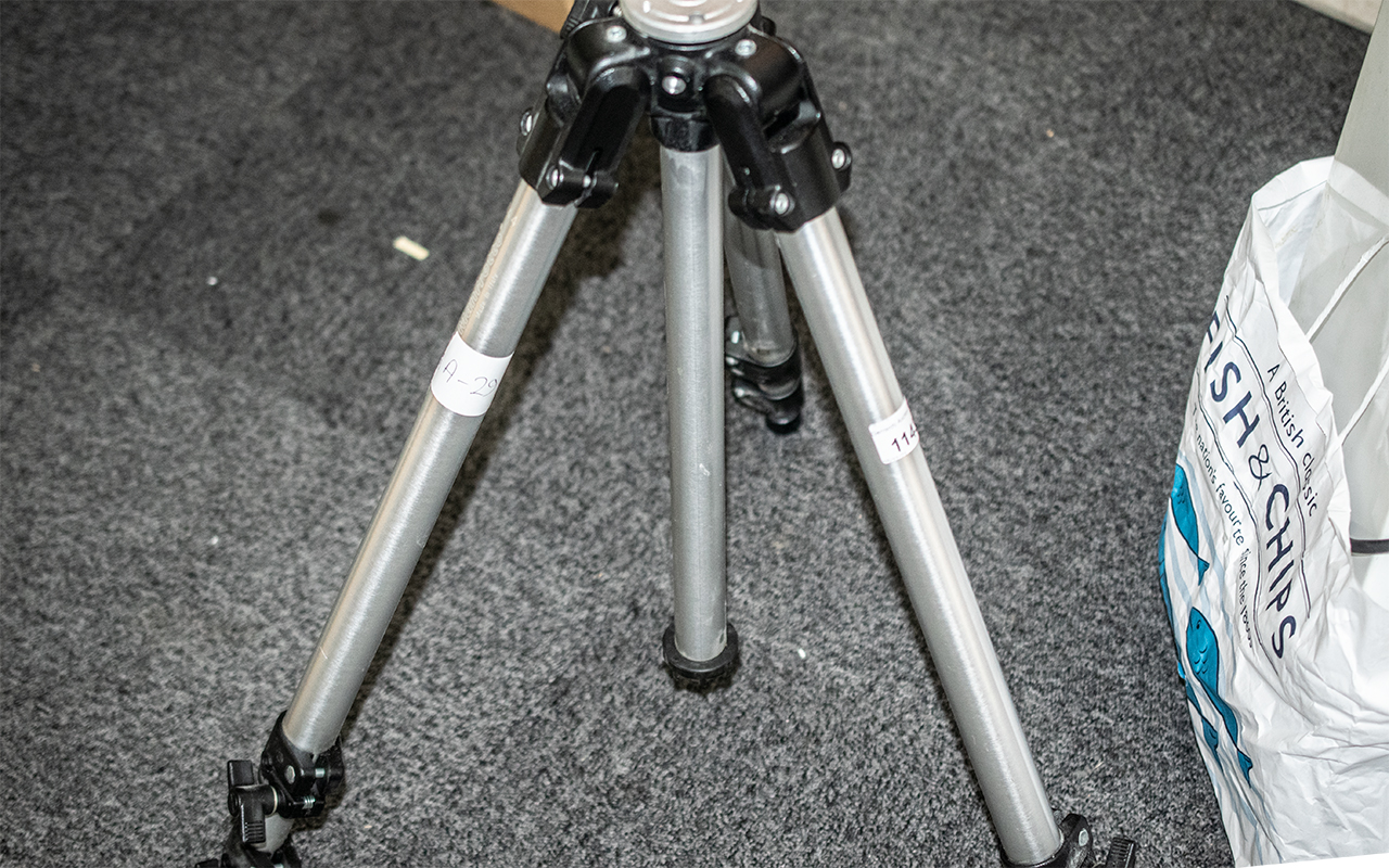 Manfrotto Art 144 Professional Tripod. Excellent Condition. Height 23 Inches - 57.5 cms. - Image 2 of 3